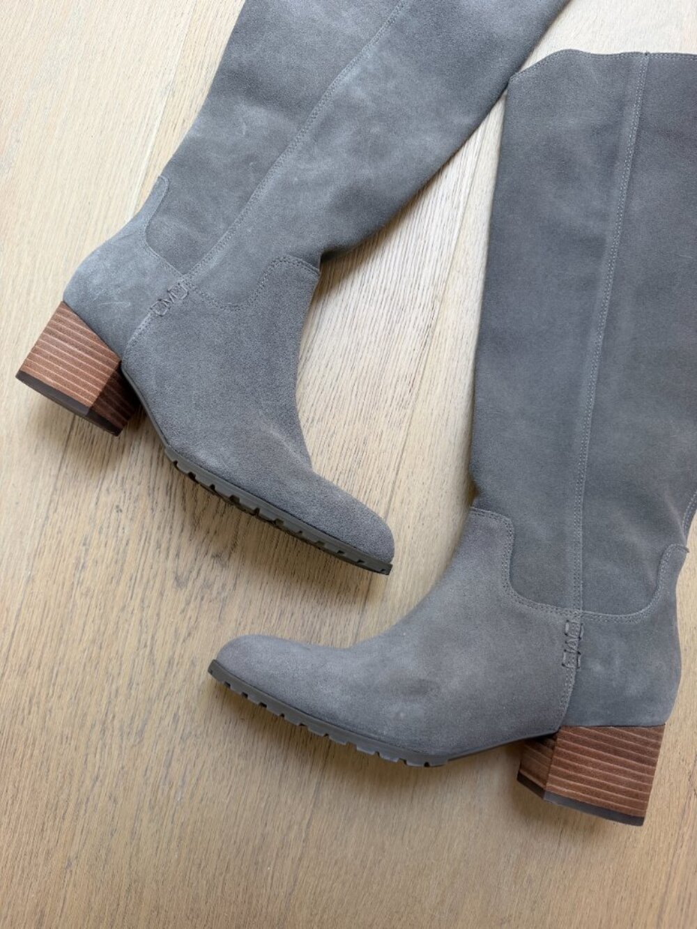 Vionic Boots - Picture 4 of 5